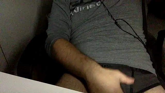 Snapshot of maxricc1 chatting on December 2025 05:18:02 PM maxricc1 online show from December 2025 05:18:02 PM