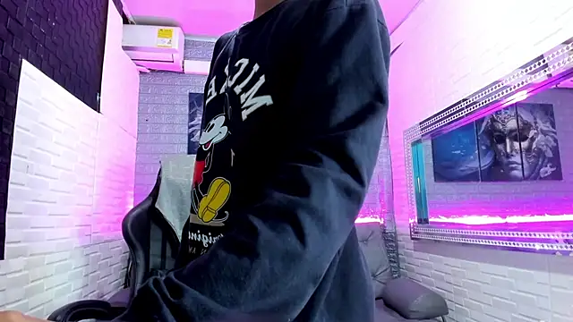 StormLuxX online show from December 2025 12:47:02 PM