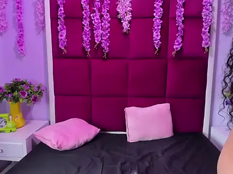 LuciannaDavis online show from December 2025 04:03:02 PM