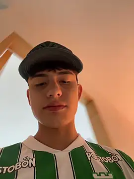 Snapshot of Lander_Cruz chatting on July 2026 04:02:01 PM Lander Cruz online show from July 2026 04:02:01 PM