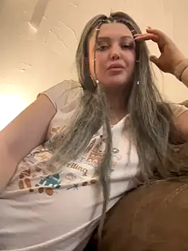 AmazingVi online show from December 2025 05:44:02 PM