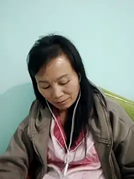 Lili-123k online show from December 2025 01:38:01 PM