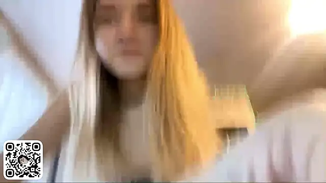 AveryBerkson online show from December 2025 07:16:02 AM