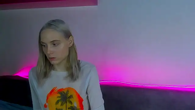 Snapshot of Gina_Gina_love chatting on December 2025 08:12:01 AM Gina Gina love online show from December 2025 08:12:01 AM