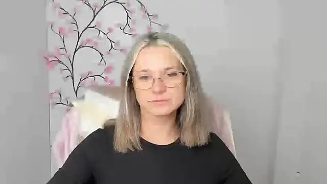 Melodie Aster online show from January 2026 06:57:01 PM