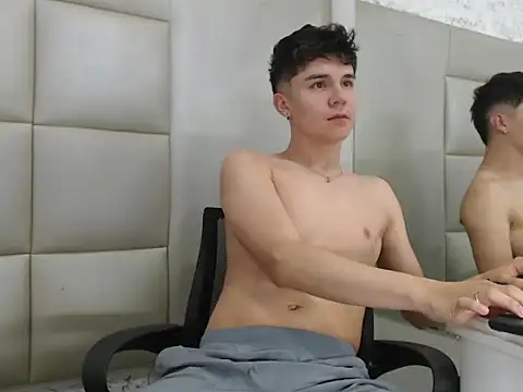 JuanGomm online show from December 2025 05:05:01 AM