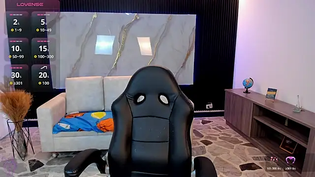 TiffanyHoustton online show from March 2026 12:09:01 PM