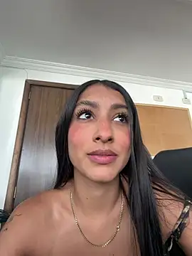 Snapshot of lya__brown chatting on July 2026 01:37:01 PM lya brown online show from July 2026 01:37:01 PM