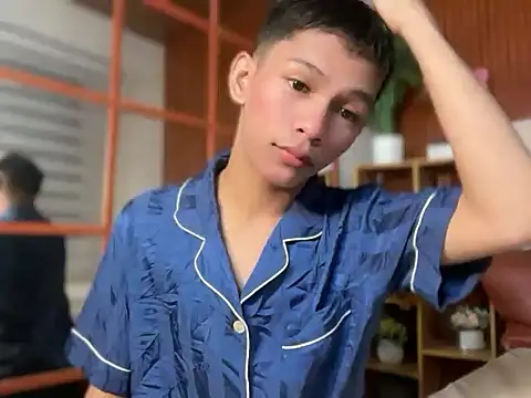 TheBoyAboveYou online show from February 2026 04:39:02 PM