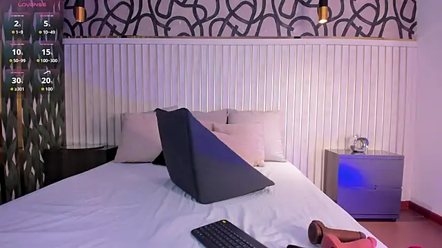LilSharon online show from December 2025 11:49:02 AM