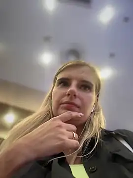 Snapshot of Betsy chatting on February 2025 12:37:01 PM Betsy online show from February 2025 12:37:01 PM