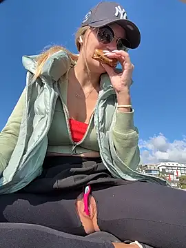 Betsy online show from April 2026 01:44:02 PM