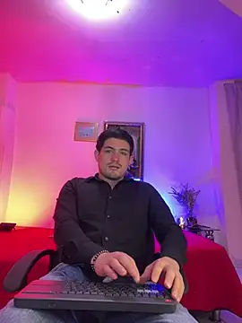 williamsmiiths16 online show from April 2026 11:44:01 AM