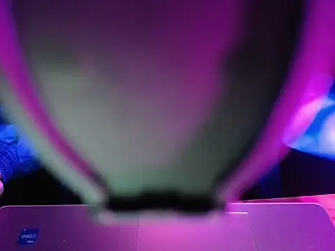 Snapshot of maian_love chatting on February 2026 05:31:01 PM maian love online show from February 2026 05:31:01 PM