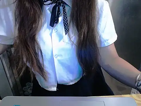Snapshot of maian_love chatting on May 2026 06:57:01 PM maian love online show from May 2026 06:57:01 PM