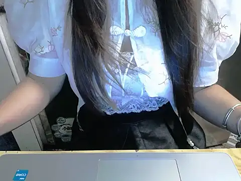Snapshot of maian_love chatting on May 2026 07:43:01 PM maian love online show from May 2026 07:43:01 PM