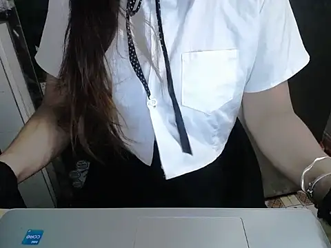 Snapshot of maian_love chatting on June 2026 06:43:01 PM maian love online show from June 2026 06:43:01 PM