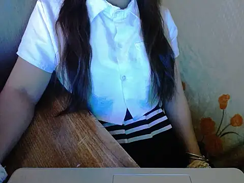 Snapshot of maian_love chatting on June 2026 07:01:02 PM maian love online show from June 2026 07:01:02 PM