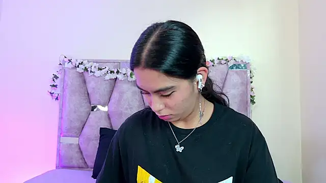 iris and damian online show from March 2026 05:28:01 PM