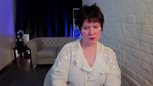 Eveleen Brown online show from December 2025 01:52:02 PM