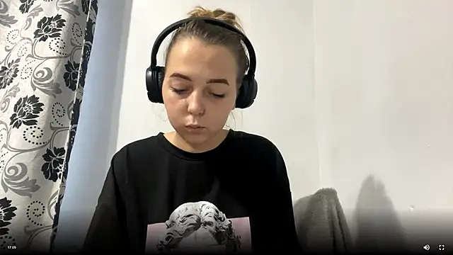 DavidaDao online show from December 2025 02:04:02 PM