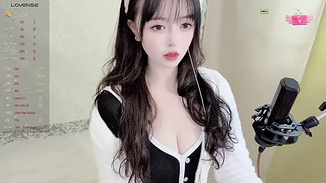 Anana- online show from December 2025 04:29:01 AM