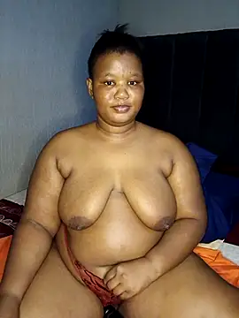 QUEENASS12 online show from December 2025 07:12:02 PM