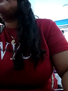 VaneandRossy online show from February 2026 05:10:02 PM