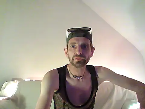 Snapshot of Kinky_Slim_Belgian chatting on December 2025 08:18:02 PM Kinky Slim Belgian online show from December 2025 08:18:02 PM