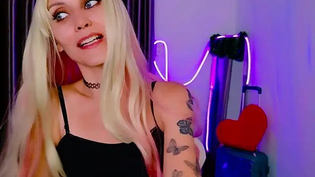 Snapshot of betty_xoxoo chatting on February 2026 11:04:01 AM betty xoxoo online show from February 2026 11:04:01 AM