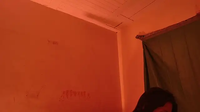 MoonLipsON- online show from April 2026 12:05:02 AM