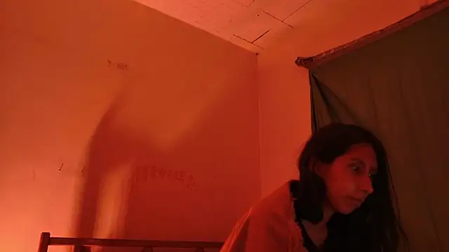 Snapshot of MoonLipsON- chatting on May 2026 11:10:01 PM MoonLipsON- online show from May 2026 11:10:01 PM