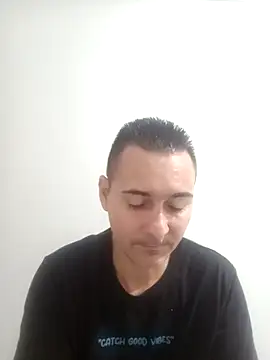 MonNave online show from December 2025 10:07:02 PM