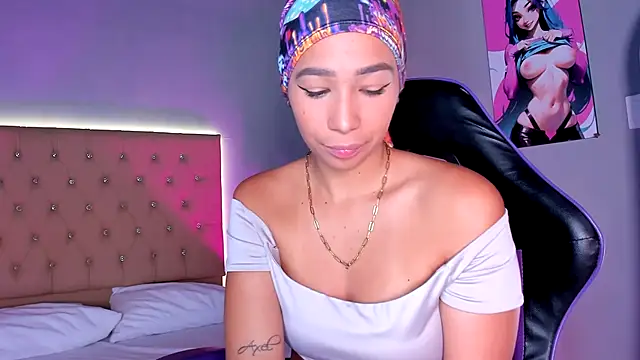 EmmaLawrence  online show from December 2025 08:36:02 PM