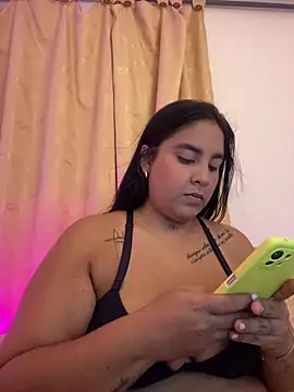 Snapshot of YenthCorona chatting on May 2026 03:03:01 AM YenthCorona online show from May 2026 03:03:01 AM