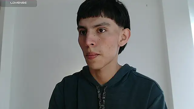 andrew courtzz online show from December 2025 07:21:01 PM