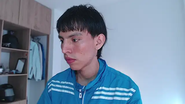 andrew courtzz online show from February 2026 08:01:01 PM