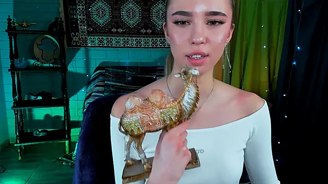 KimPorins online show from April 2026 12:38:02 PM