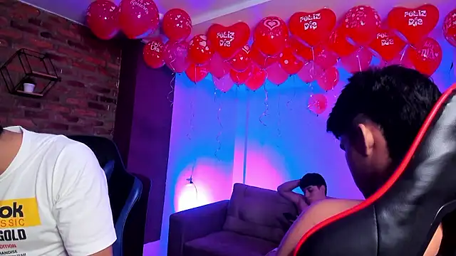 HotThreesoome online show from February 2026 12:34:01 PM