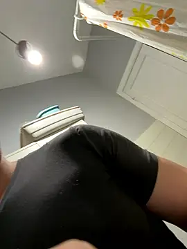 Snapshot of CharlyAlfa22 chatting on January 2026 04:21:02 PM CharlyAlfa22 online show from January 2026 04:21:02 PM