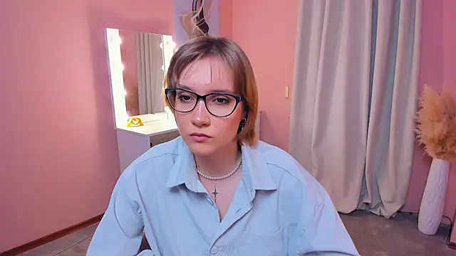 NanSalen online show from December 2025 11:19:01 AM