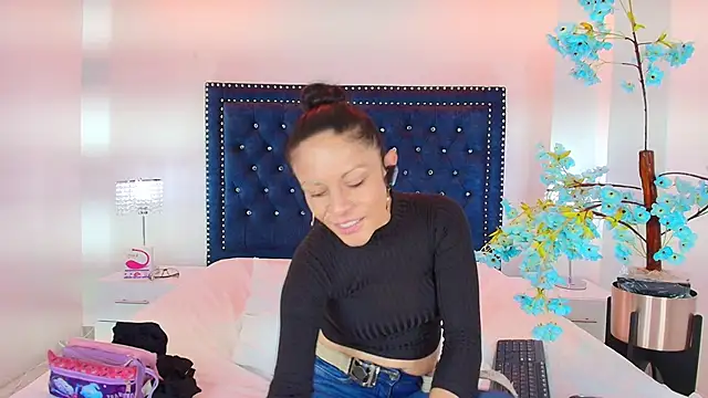 Snapshot of Velora_nigth chatting on January 2026 11:26:01 AM Velora nigth online show from January 2026 11:26:01 AM