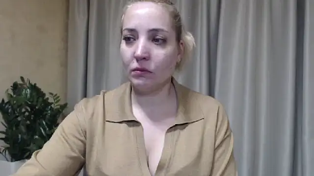 Snapshot of sweetpussy chatting on February 2026 05:42:02 PM sweetpussy online show from February 2026 05:42:02 PM