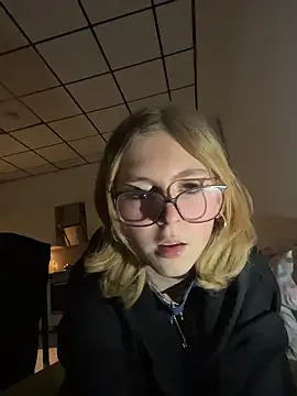 Milly-Kiss online show from January 2026 08:45:01 PM