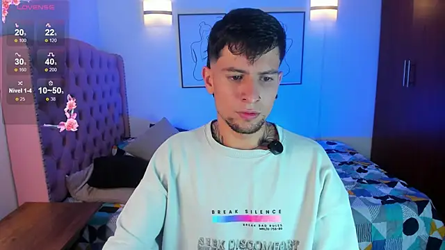 vaalentiino online show from April 2026 06:52:01 PM