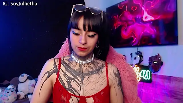 Snapshot of Julls420_ chatting on February 2026 02:29:02 AM Julls420 online show from February 2026 02:29:02 AM