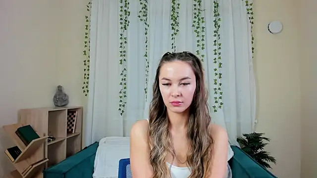 LunaCurly  online show from December 2025 11:05:01 AM