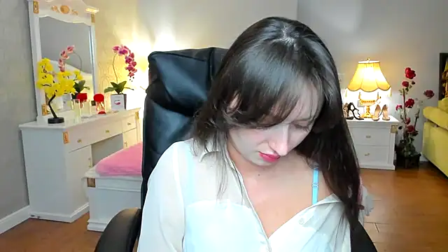 Snapshot of RosiAlina chatting on July 2026 08:09:02 AM RosiAlina online show from July 2026 08:09:02 AM