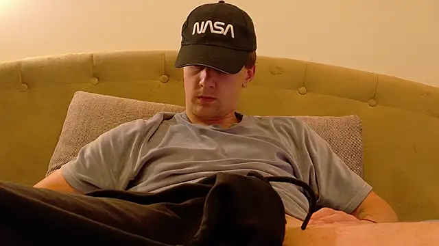 Snapshot of Brellisimo chatting on February 2026 10:32:02 PM Brellisimo online show from February 2026 10:32:02 PM