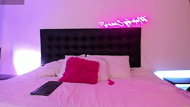 Snapshot of Melody_evanss chatting on December 2025 12:20:01 PM Melody evanss online show from December 2025 12:20:01 PM